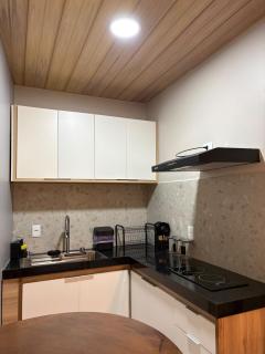Apartamento triplo com cozinha equipada - 1