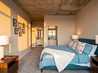 Spacious 3BR Apartment AC 2 Parking Spots - 2