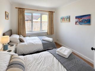 Stockwood - 3 bedroom bungalow, sleeps 6, dog friendly, - 4