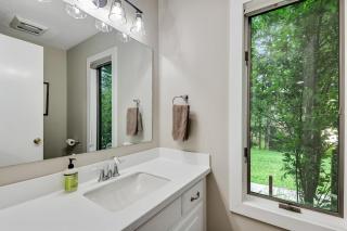 Large 4bdrm mtn-view condo, hot tub on bike path! - 1