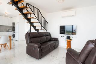 BLUE OCEAN COTTAGE with private heated Pool - 1