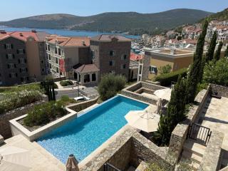 Waterfront One Bedroom Apartment - Lustica Bay - 0