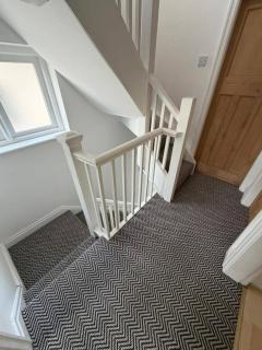 House Sleeps 6 with Enclosed Garden - 4