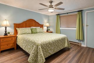 ML 343 Ski-InOut Island Kitchen Steps to Ballhooter Sleeps 6 - 8
