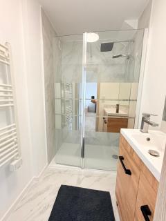 Contemporary Apartment Bright & Equipped - 7