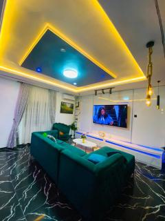 Luxury 3-Bedroom Apartment in Lekki with 24-Hour Power,Ideal for Families & Business Travelers - 0