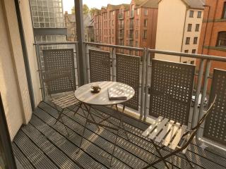 VSBS Waterfront Walk Apt 3 Bed Sleeps 6 Parking - 2