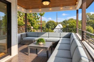 Walkable Downtown Rooftop Sleeps 14 - 9