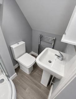 The Aire House - 4 Bed - 4 En-suite House - Middlesbrough - 2