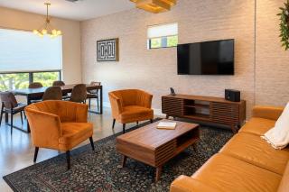 Walkable Downtown Rooftop Sleeps 14 - 8