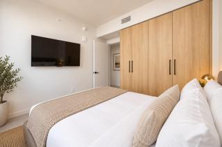 34th Floor Luxurious 1BR - Epic View & Top Location - 1