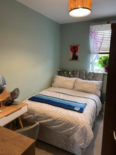 Comfortable Double Room in Leeds - 8