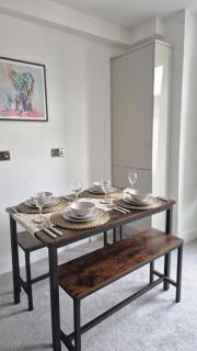 Designer 2BR in Tooting, Walk to Tube and Sleeps 4 - 9