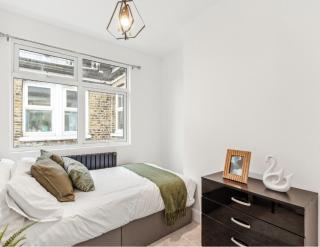 Designer 2BR in Tooting, Walk to Tube and Sleeps 4 - 6