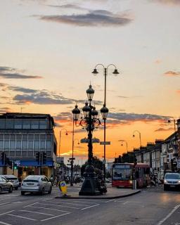 Designer 2BR in Tooting, Walk to Tube and Sleeps 4 - 2