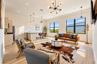 Suburban Haven Stylish Loft - Kearny - 9