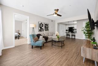 Upscale 3BR Dallas Stay, Pool and Fitness - 4