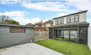 Spacious 5 BR-2BR l Sleeps 11 l Free Parking l Contractors & Groups - 0