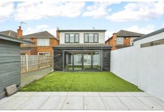 Spacious 5 BR-2BR l Sleeps 11 l Free Parking l Contractors & Groups - 8