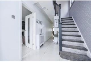 Spacious 5 BR-2BR l Sleeps 11 l Free Parking l Contractors & Groups - 3