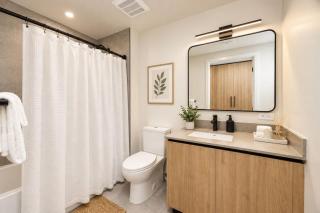 Luxurious New Studio - Rooftop Pool & Prime Area - 2