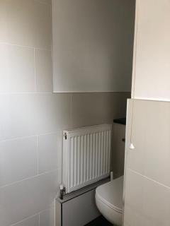 Cosy 1BR Croydon Flat with King Bed & WiFi - 6