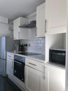 Cosy 1BR Croydon Flat with King Bed & WiFi - 4