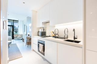 Cozy Central Home with Full Burj View - 9