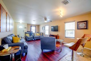 Fenced Yard, Workspace, Garage: Ft Worth Home Base - 6