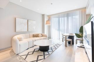 Central Luxe Marina Home with Roof Top Pool - 5
