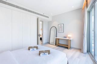 Central Luxe Marina Home with Roof Top Pool - 3