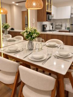 Luxury Apartment Near Sheraton for Families & Groups - 4