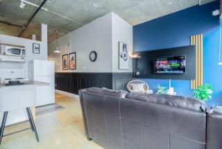 Vintage NY Style Loft AC Near Rogers LRT - 3