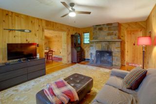 Treetop Perch! Retreat in Saranac Lake Village - 0