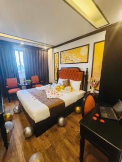 Crown Luxury Hotel - 4