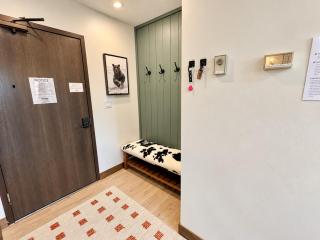 Beautiful Mountainview Top Floor Loft | Ski-in/out - 5