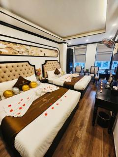 Crown Luxury Hotel - 2