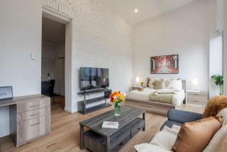 Lovely Loft with Views on Bishop - MTL - 0