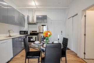 Lovely Loft with Views on Bishop - MTL - 2