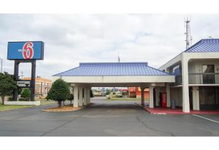 Motel 6 Memphis, TN - East - 3