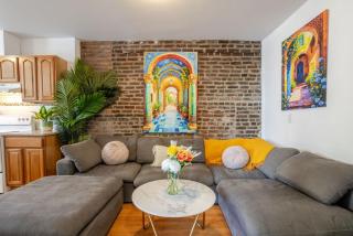 Prime Location Gorgeous 4BR Downtown MTL - 9