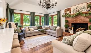 Creekside Farmhouse Retreat - 1
