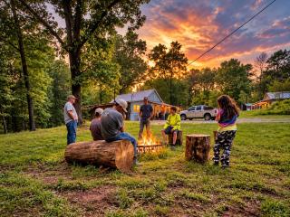 2 Cabins, King Suite & Bunkhouse Compound - Sardis -  - 6