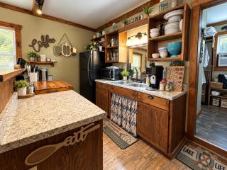 Sardis Lake - Tiny Studio Cabin - 4