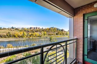 Modern 1 Bedroom with Bow River Views Downtown Calgary - 4