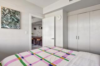 Modern 1 Bedroom with Bow River Views Downtown Calgary - 3
