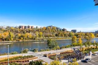Modern 1 Bedroom with Bow River Views Downtown Calgary - 9
