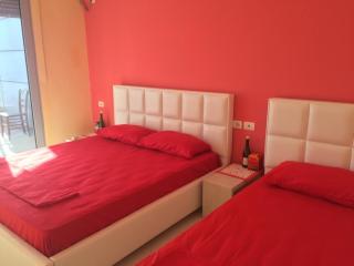 Two bedrooms and two big balconys with Seafront view from every part - 7