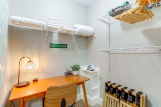 Belltown Couples Retreat with Easy Access to Lumen Field - 4