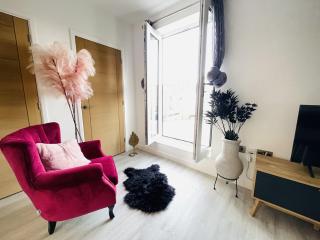 QUARTZ - 2BR apart, with Garden NR Abbey Stadium - 0